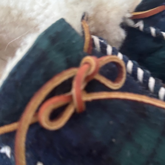 L.L. Bean Plaid Moccasin Slippers with Fleece Lining - Picture 4 of 9